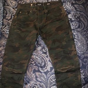 These are Army Fatigue jeans they are 28 waist and 32 length and never worn!